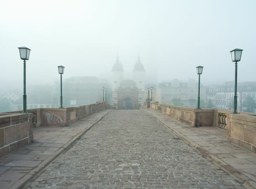 Картина на холсте Туманный мост в старинном городе, арт hd2272701